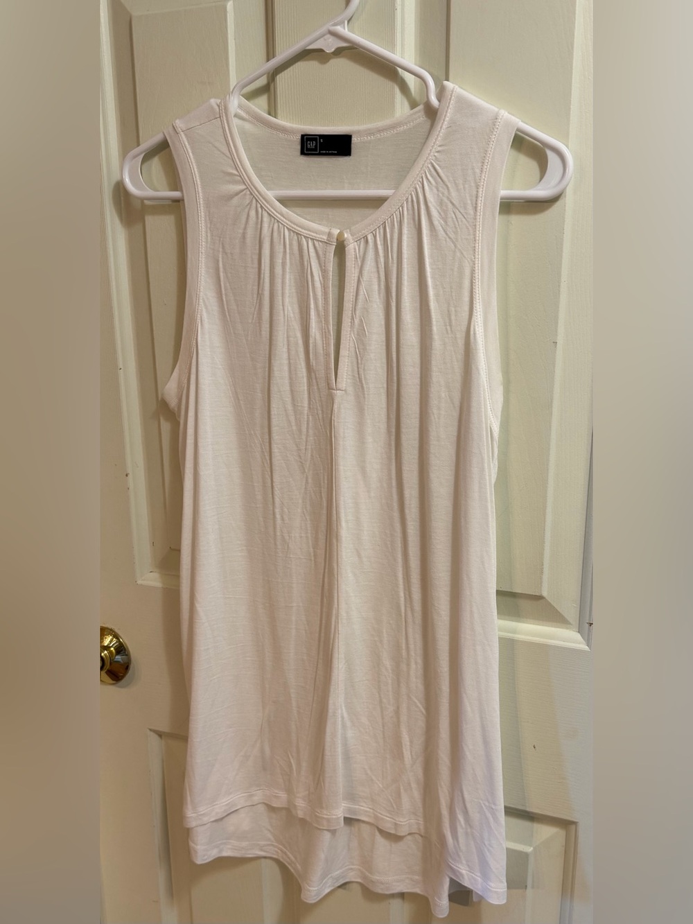 GAP White Sleeveless Gathered Keyhole Blouse Tunic | Swing Top Closet Staple | S